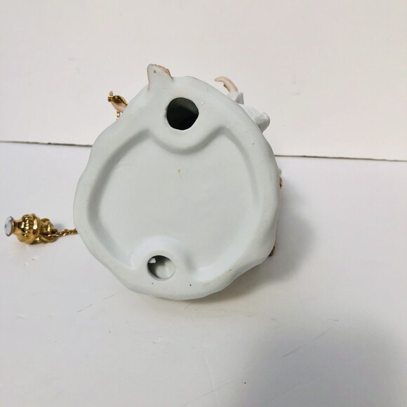 Vintage TRADITIONS Collectable PORCELAIN ANGEL. Gold Hand Painted Accents - Picture 7 of 9